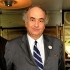 agustin-edwards-rio-3_230x230