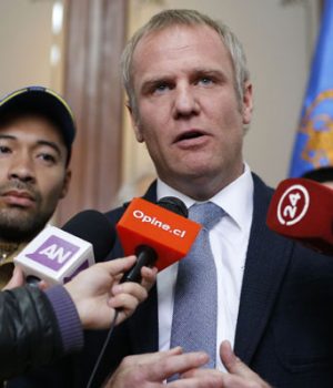 Kast Felipe-Emol Aton