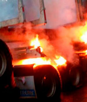 Camiones-quemados-arauco-tercera