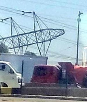 Torre Alta Tensión caida-tercera