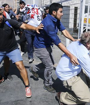 Kast ataque-emol aton