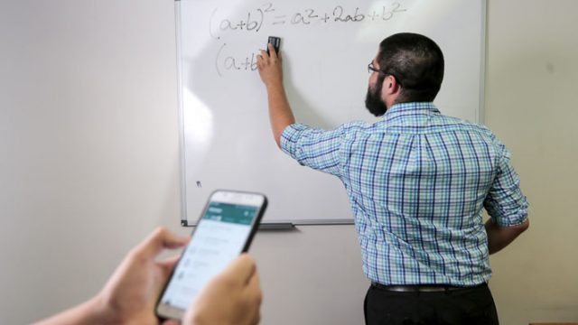 Educacion celulares-emol