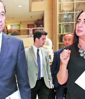 H. Larrain-Lorena Recabarren-uno tercera