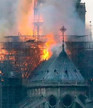 Notre Dame-Incendio Tercera