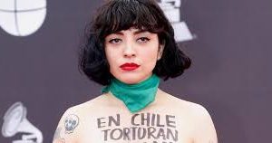Mon Laferte-clarin