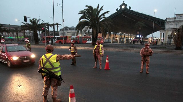 Carabineros-control toque queda-emol aton
