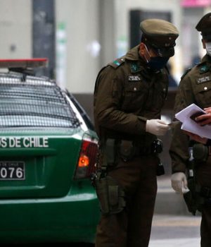 Toque de queda-emol aton