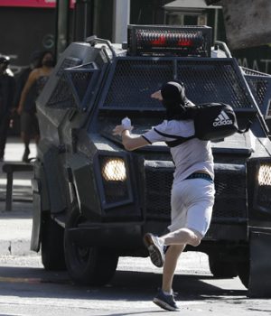 Carabineros protesta-emol aton