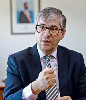 Carlos Pavez director de la Unidad de Análisis Financiero