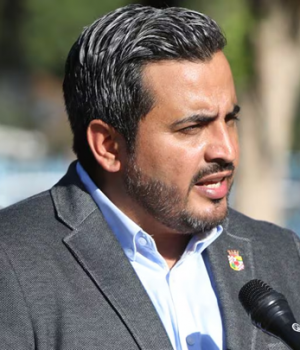 Christopher White alcalde san bernardo PS