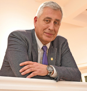 Universidad Austral Hans Richter emol