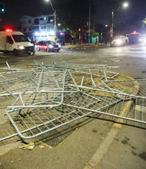 Estadio Nacional dos hinchas de colo muertos-emol