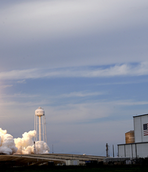 Space X-Nave Drago Elon Musk-emol