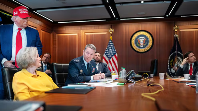 Trump Defensa-la tercera