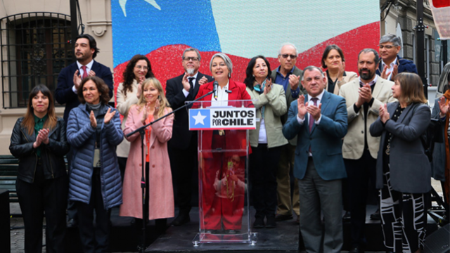 Jara-oficialismo-emol