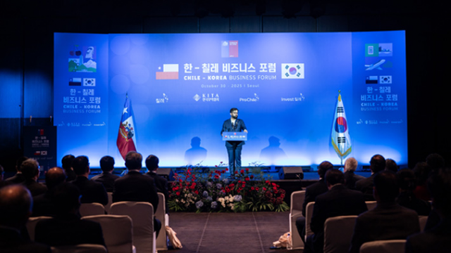 Boric en Corea del Sur Apec-emol