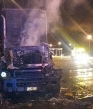 Camion quemado Ruta 160-soychile