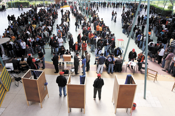 Escondida votacion sindicato-df
