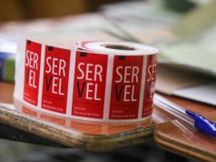 Primeros votantes en Nueva Zelanda dan inicio a comicios presidenciales