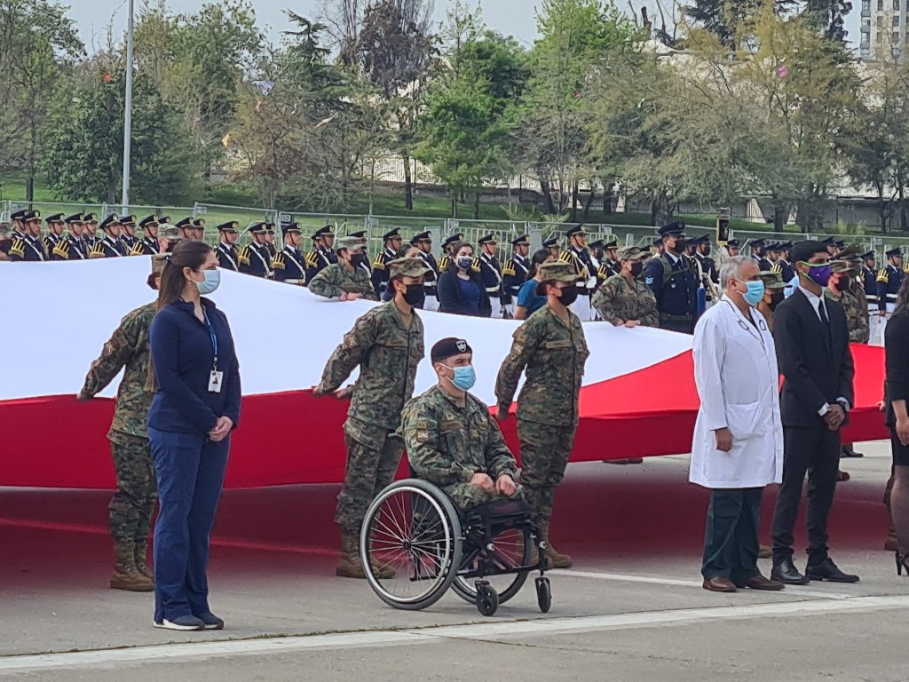 Parada militar 2021: homenaje a «primera línea» del combate al Covid-19