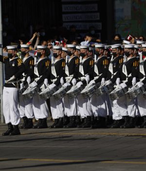 Marina FFAA 21 mayo-emol aton