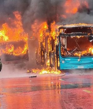 INBA Buses quemados-emol