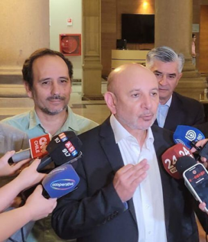 Senador Castro-y otros-latercera