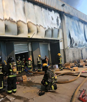 Incendio Bodegas Kayser-emol