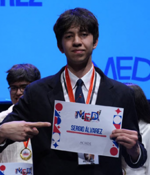 Sergio Álvarez Palma Debate escolar mundial-emol